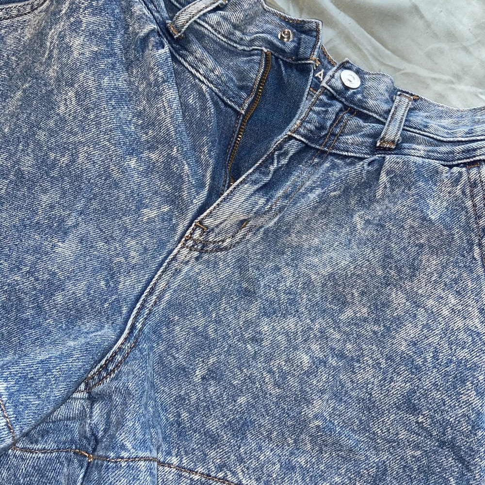 AE mom short